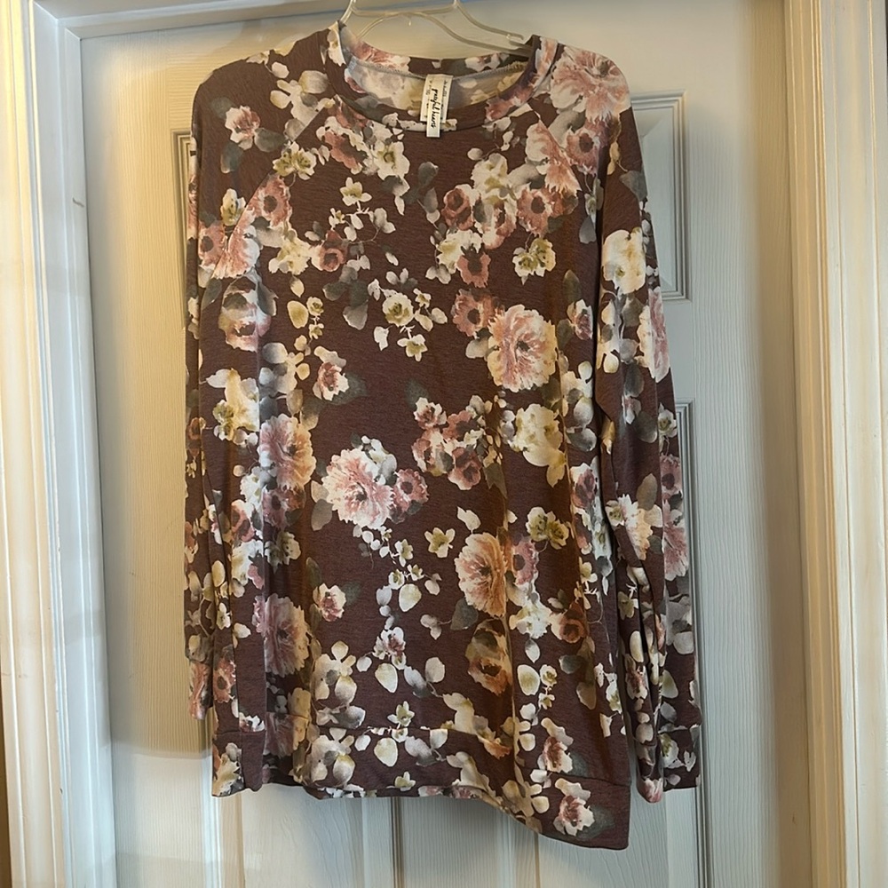 NWOT Grateful Hearts pullover